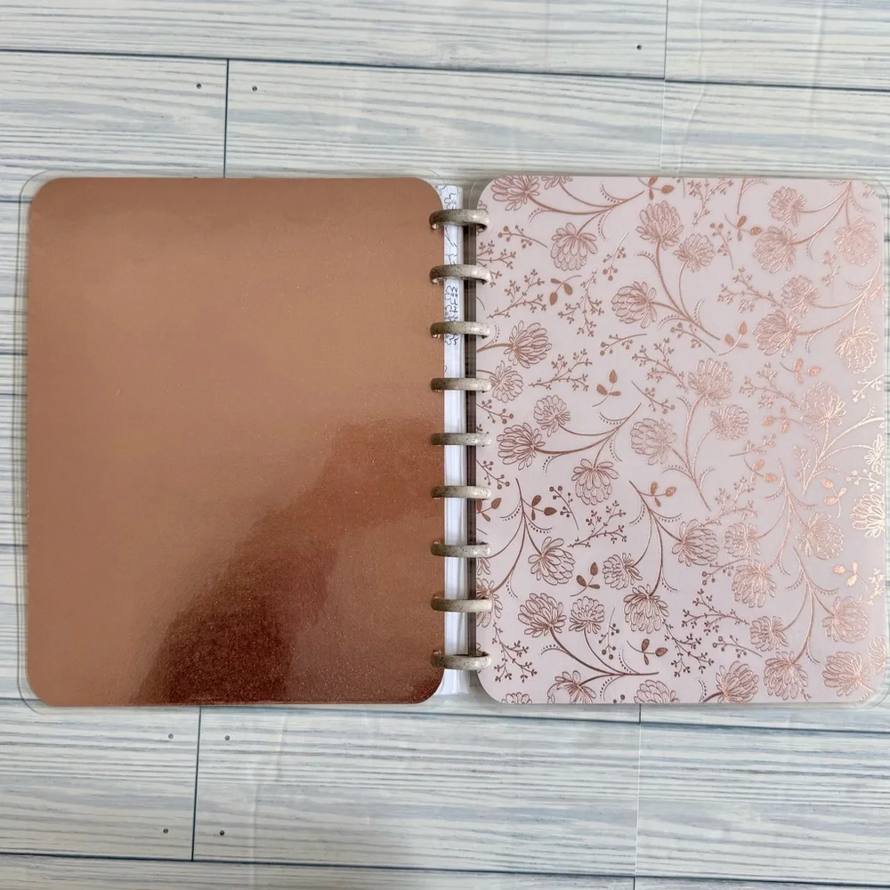 Happy Planner Classic size weekly layout undated